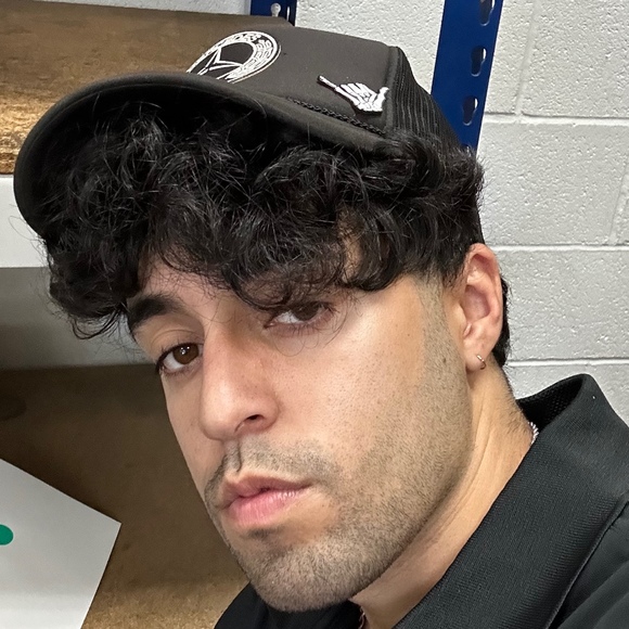 Fabian Robles - Poshmark Profile Picture of Fabian Robles (@fabianrobles593) on Poshmark