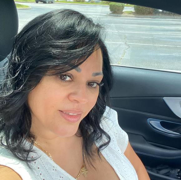 Profile Picture of Grisel Figueroa (@grisel_figueroa) on Poshmark