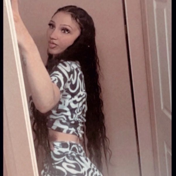 Profile Picture of Lee.Babi (@lee.babii23) on Tiktok