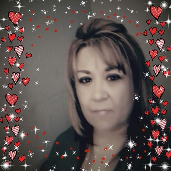 Profile Picture of Victoria Azevedo-nichols (@azevedov1971) on Poshmark