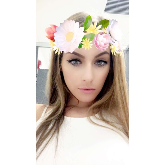 Profile Picture of Lyndsay Pietrowicz (@lyndsayraee) on Poshmark