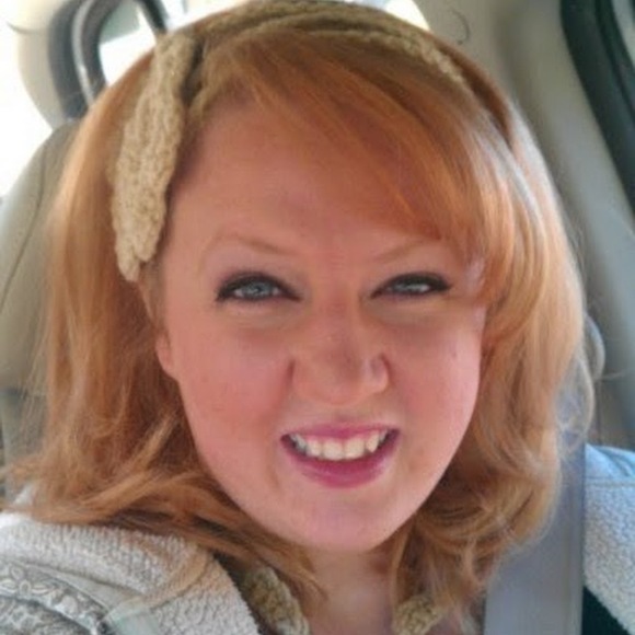 Profile Picture of Andrea Mayer (@admayer08) on Poshmark