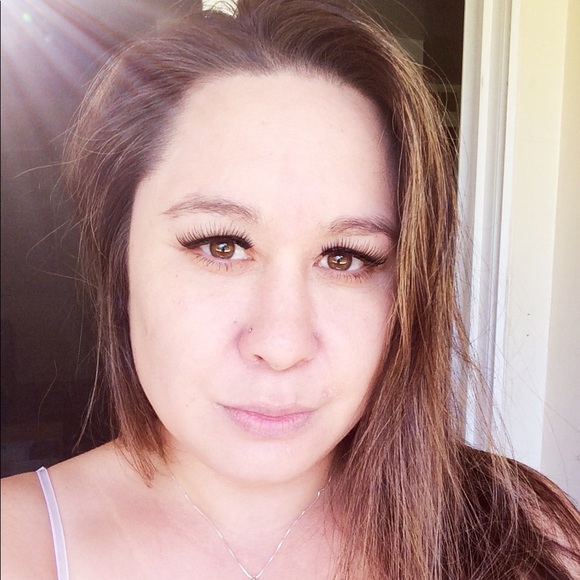 Profile Picture of Dawn Plasencia (@hawaiianbaby11) on Poshmark