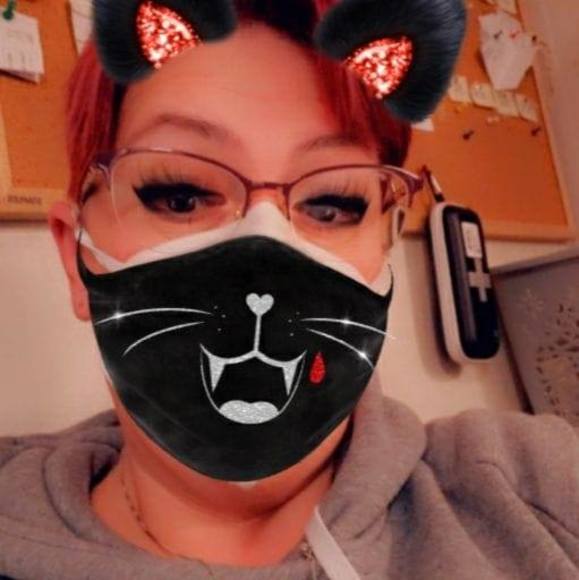 Profile Picture of Veronica Mazacs (@veronicamazacs) on Poshmark