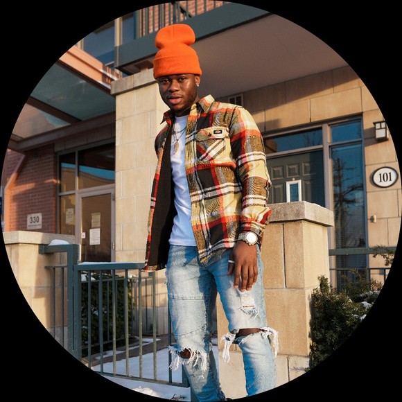 Thomas Obewu - Poshmark Profile Picture of Thomas Obewu (@agedwell) on Poshmark