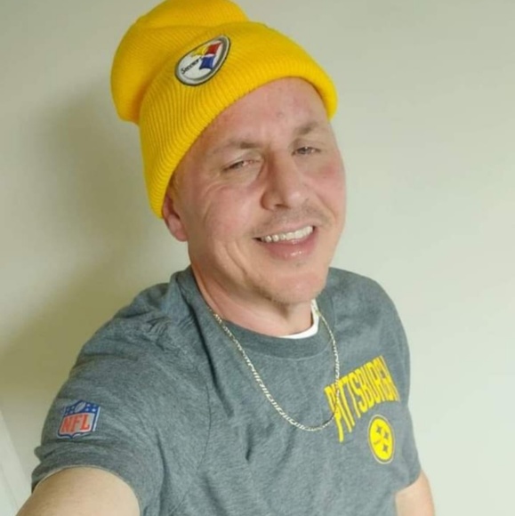 Profile Picture of Richard Slick (@slick1019) on Poshmark