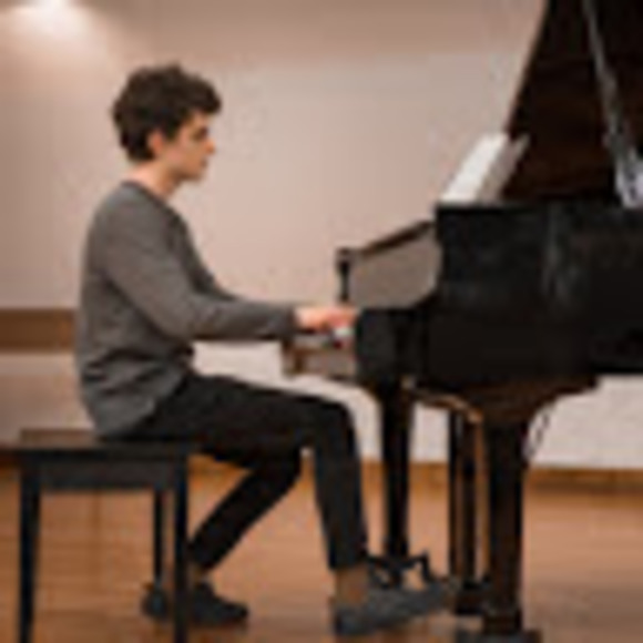 Noah Wessels - Poshmark Profile Picture of Noah Wessels (@noah_wessels) on Poshmark