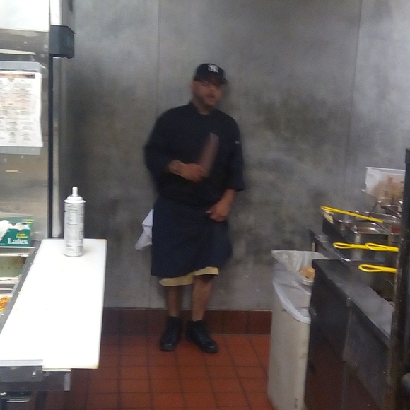 Profile Picture of Damian Rosado (@damianrosado) on Poshmark