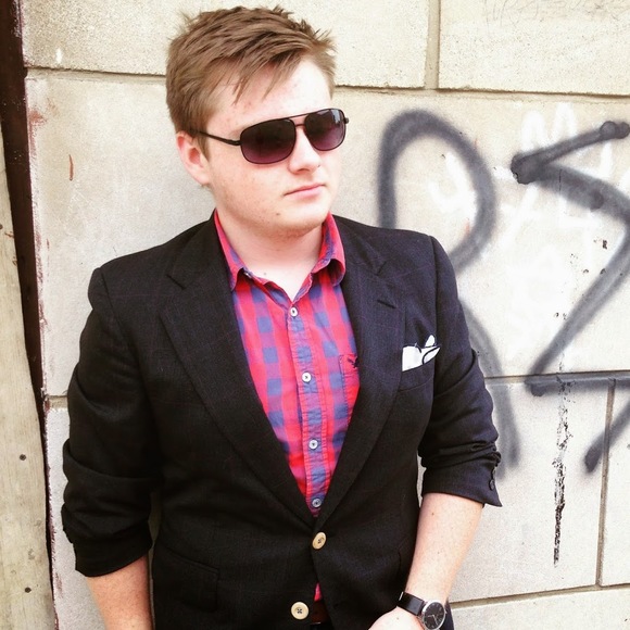 Profile Picture of Robert Friede (@bobby_gwakz) on Poshmark