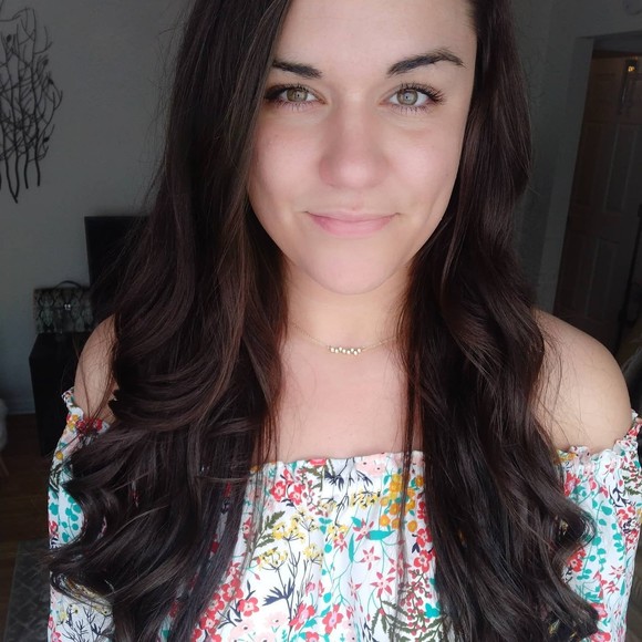 Profile Picture of Rachelle Borowicki (@rachsunshinee) on Poshmark