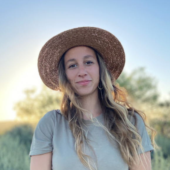 Profile Picture of Shiloh Hansen (@shilohchansen) on Poshmark