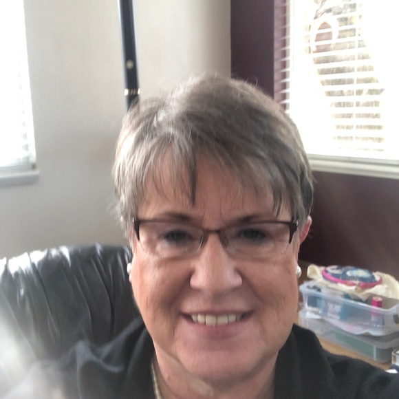 Profile Picture of Susan Clement (@clementmom) on Poshmark