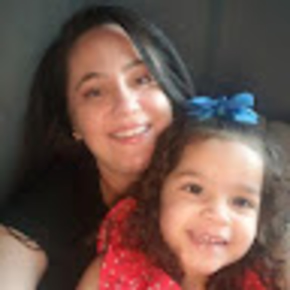 Profile Picture of Melissa Weiby (@melissaweiby01) on Poshmark