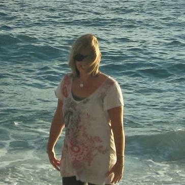 Profile Picture of Suzanne McElroy (@SuzanneMMcElroy) on Twitter