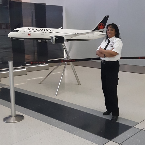 Profile Picture of Debra Sukram (@debra_043) on Poshmark