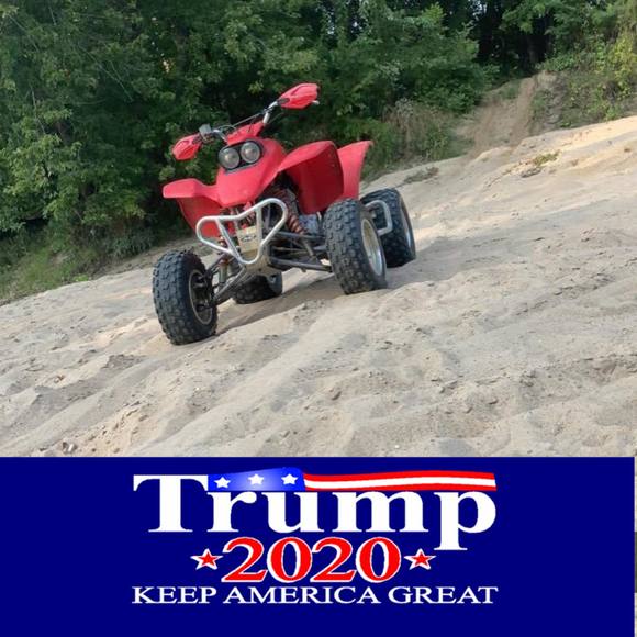 Profile Picture of Brady Campen (@bradycampen) on Poshmark