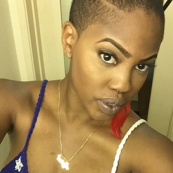 Profile Picture of Ayisat Adelakun (@ayisat) on Poshmark