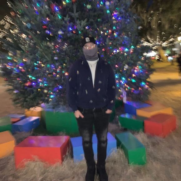 Profile Picture of Logan Ramadan (@loganboss004) on Poshmark