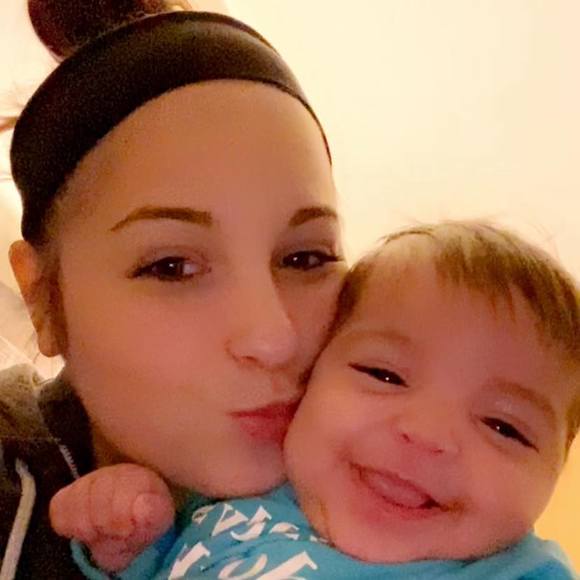 Profile Picture of Maddy Vanpool (@maddyvanpool) on Poshmark