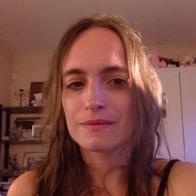 Profile Picture of Maryline (@marylinemaning) on Twitter