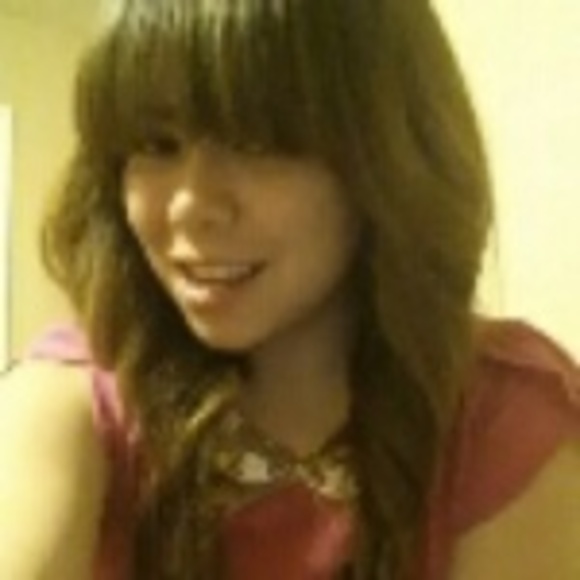 Profile Picture of Jazmin Soberanis (@jazzberryyyy) on Poshmark