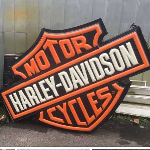 Profile Picture of Bradley Adkins (@bradleyadkins) on Poshmark