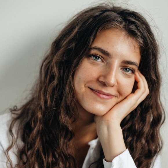 Profile Picture of Elina Tyger (@elinatyger) on Poshmark