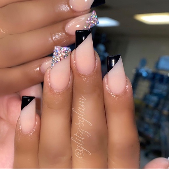 Profile Picture of Isabella Howard-sundberg (@ihowardsundberg) on Poshmark