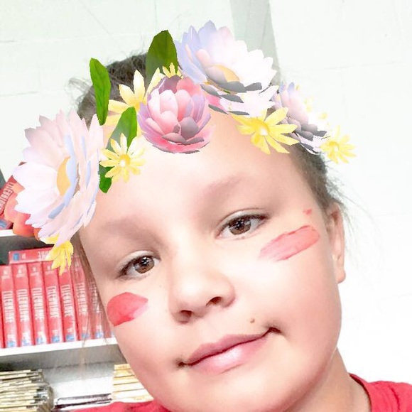 Profile Picture of Annabelle Demora (@demoraa05) on Poshmark