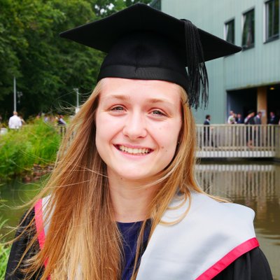 Profile Picture of Lucy Stewart (@emlastewart) on Twitter