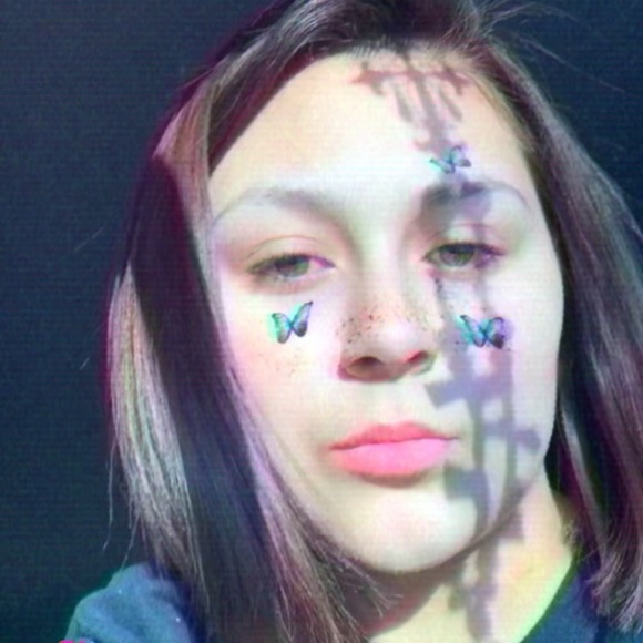 Profile Picture of Gloria Nunez (@officialg418) on Poshmark