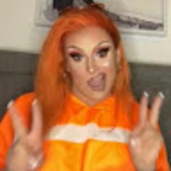 Profile Picture of Amari Wiederhold (@livwiederhold) on Poshmark