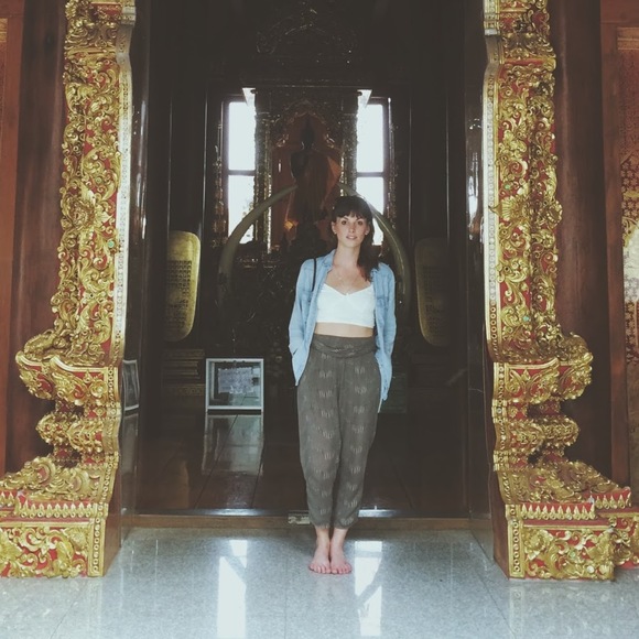 Profile Picture of Amy Knoth (@amyknoth) on Poshmark