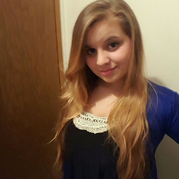 Profile Picture of Barbara Nixon (@barbiedawn) on Poshmark