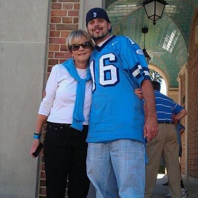 Profile Picture of Karen Moon (@12tarheels) on Twitter