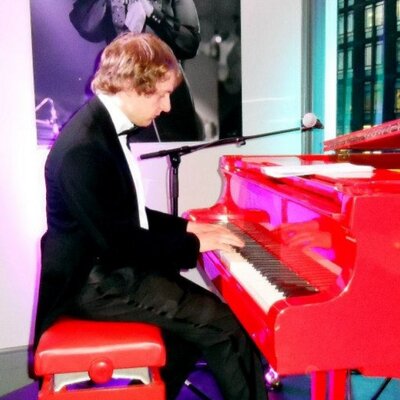 Profile Picture of Jacob Willoughby (@Pianoman_Jake) on Twitter