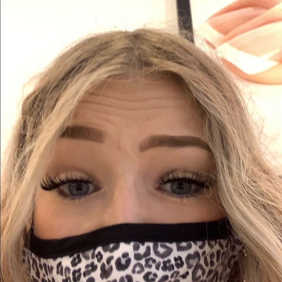 Profile Picture of Emma Steinick (@emmasteinick) on Poshmark