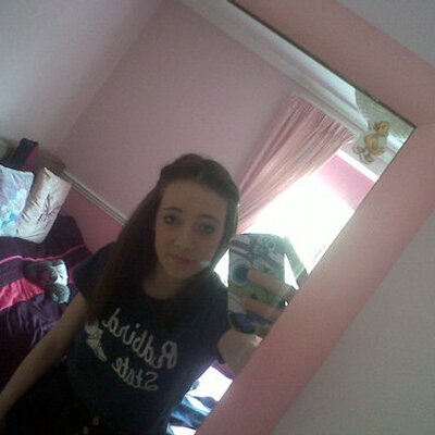 Profile Picture of Holly :) (@HollyJefferies2) on Twitter