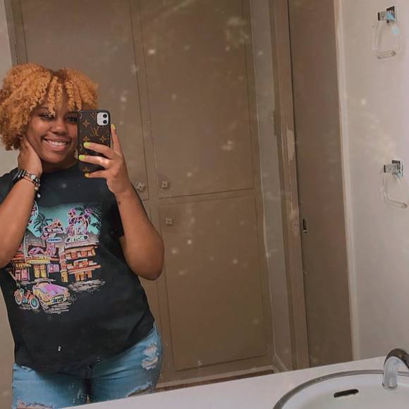 Tameka Bracey - Poshmark Profile Picture of Tameka Bracey (@braceytameka1) on Poshmark