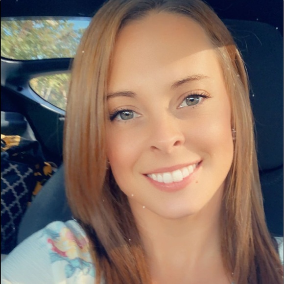 Profile Picture of Brandi Glascoe (@brandi_glascoe) on Poshmark