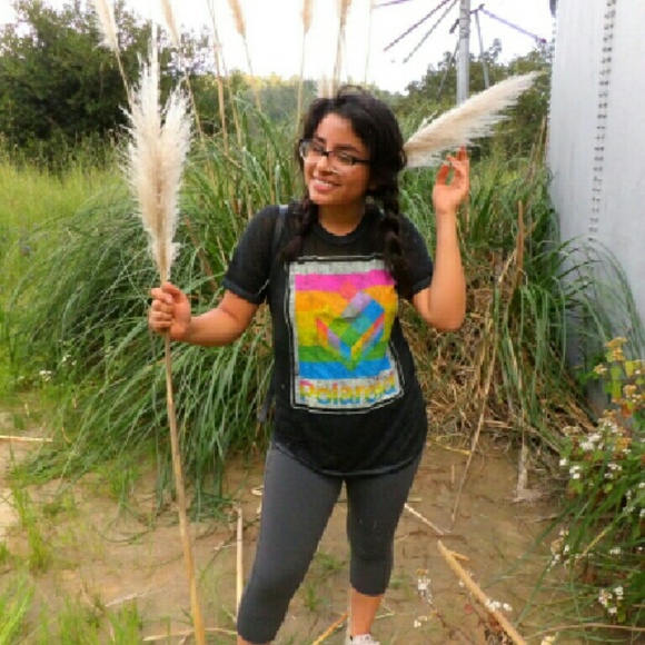 Profile Picture of Genesis Aguirre (@genesis__a) on Poshmark