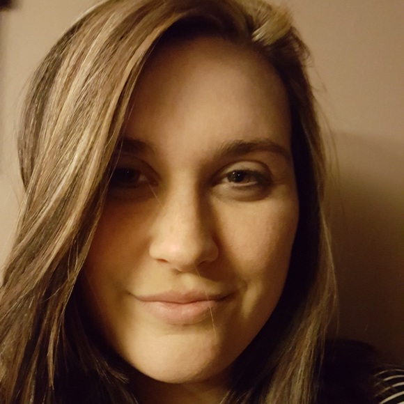 Profile Picture of Ilissa Flanagan (@ilissa_flanagan) on Poshmark