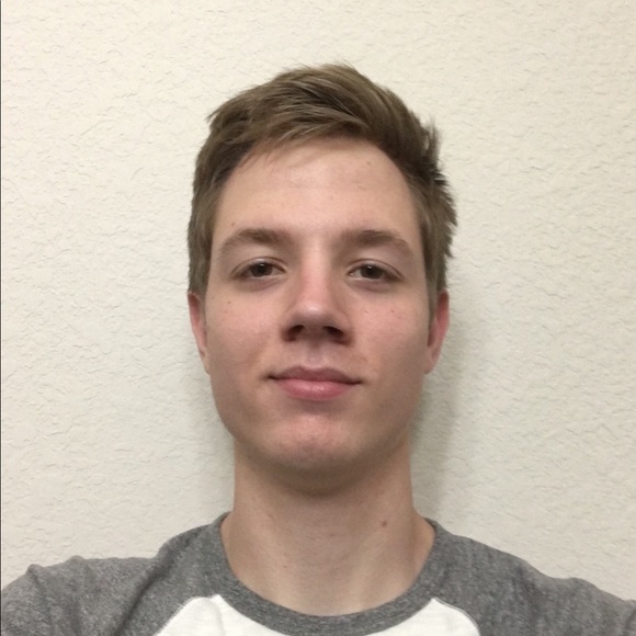 Avery Benaske - Poshmark Profile Picture of Avery Benaske (@abenaske) on Poshmark