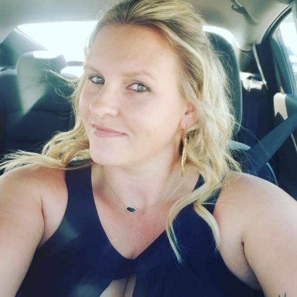 Cj Unsell - Poshmark Profile Picture of Cj Unsell (@cjunsell) on Poshmark