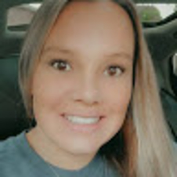 Profile Picture of Kasey Hornseth (@kaseybork) on Poshmark