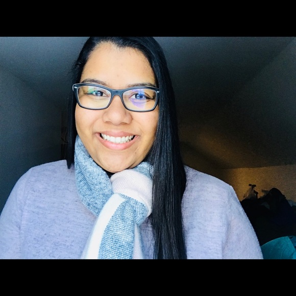 Profile Picture of Iraidaliz Torres (@adizil) on Poshmark