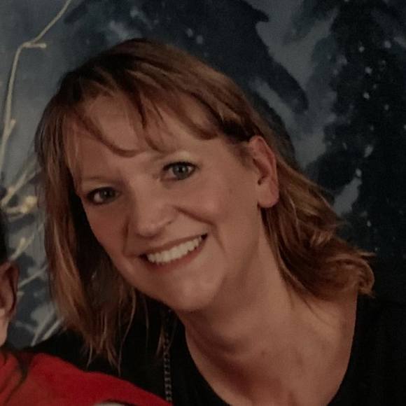 Profile Picture of Michelle Fowler (@1micfowler) on Poshmark