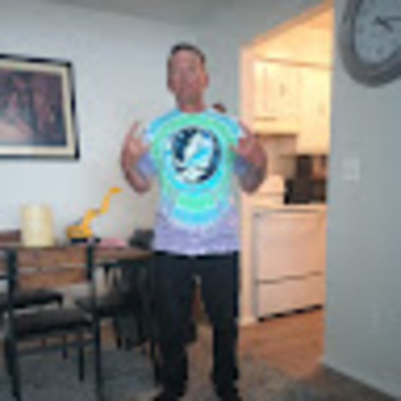 Profile Picture of Jason Danneels (@danneelsjason12) on Poshmark