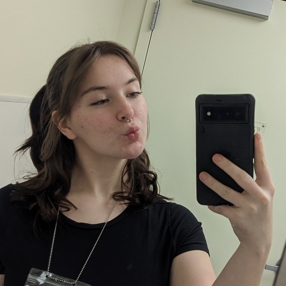 Profile Picture of Isabelle Kennedy (@hxneycovez) on Poshmark