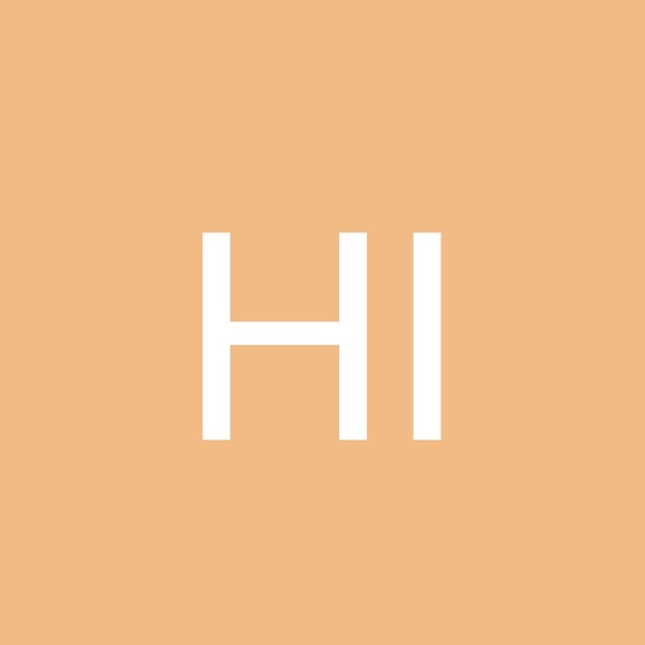 Profile Picture of Hawra Ismael (@ismaelhawra) on Poshmark